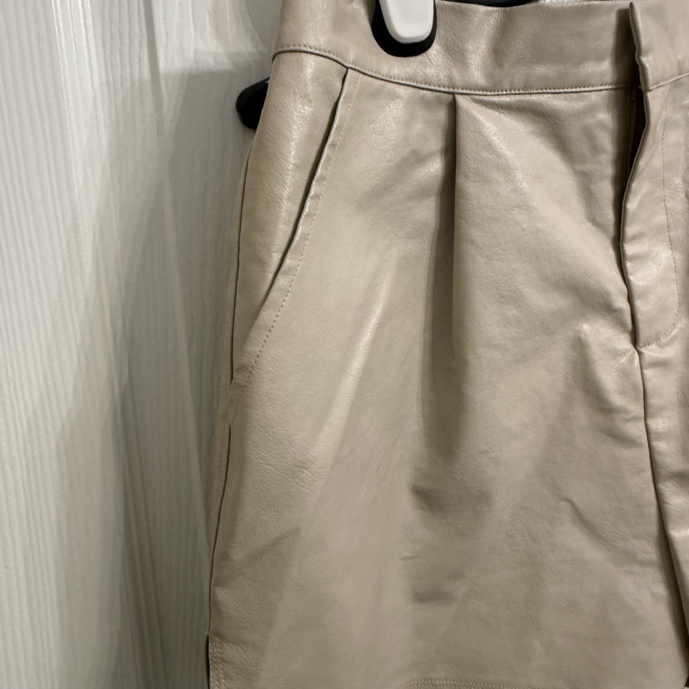 Grey Lab Zola Faux Leather Shorts Taupe Size L High Waist Tailored Shorts NWT - Picture 6 of 9
